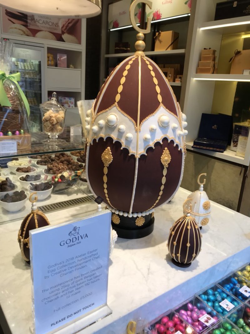 Το πιο ακριβό σοκολατένιο αυγό του κόσμου: Βελγική σοκολάτα και χρυσός [εικόνες] | iefimerida.gr 2