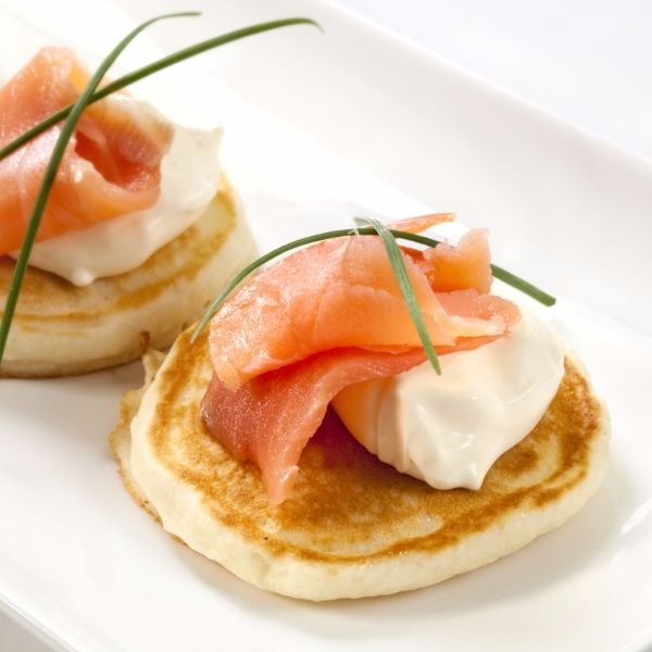 Pancakes με σολωμό καπνιστό | iefimerida.gr 0