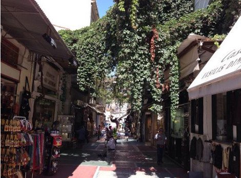 Κάτι συμβαίνει στην Πανδρόσου -Γιατί θα πλημμυρίσει με ταξιδιωτικούς bloggers από 50 χώρες [εικόνες]  | iefimerida.gr 11