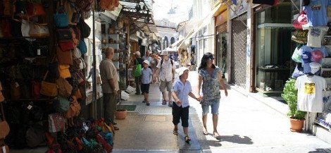 Κάτι συμβαίνει στην Πανδρόσου -Γιατί θα πλημμυρίσει με ταξιδιωτικούς bloggers από 50 χώρες [εικόνες]  | iefimerida.gr 1