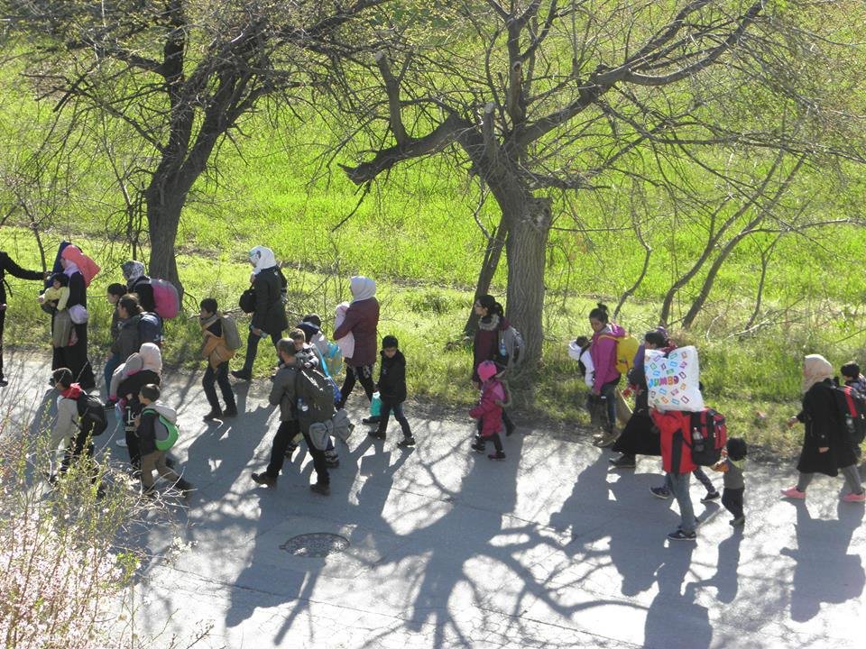 Για την Ειδομένη με τα πόδια -Συγκινητικά μήνυματα προσφύγων στους αστυνομικούς [εικόνες] | iefimerida.gr 1