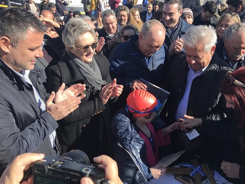 Η 9χρονη που έπιασε τον σταυρό