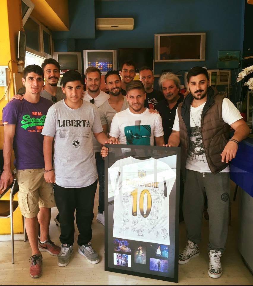 Παντελής Παντελίδης: Οι παίκτες της ΑΕΚ τίμησαν τη μνήμη του -To συμβολικό «δώρο» στην οικογένειά του [εικόνες] | iefimerida.gr 1