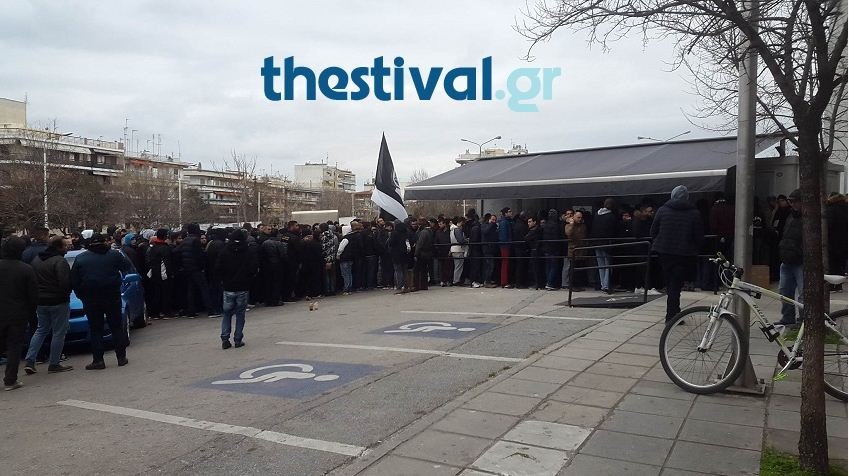 Sold out το ντέρμπι της Τούμπας ανάμεσα σε ΠΑΟΚ και Ολυμπιακό [εικόνες] | iefimerida.gr 1