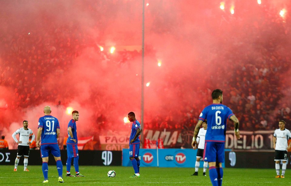 Τοπίο «πολέμου» στην Τούμπα - Τα επεισόδια στο ντέρμπι μέσα από εικόνες | iefimerida.gr 1