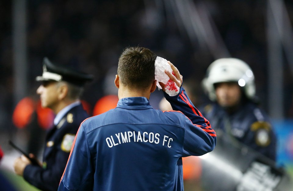 Τοπίο «πολέμου» στην Τούμπα - Τα επεισόδια στο ντέρμπι μέσα από εικόνες | iefimerida.gr 13