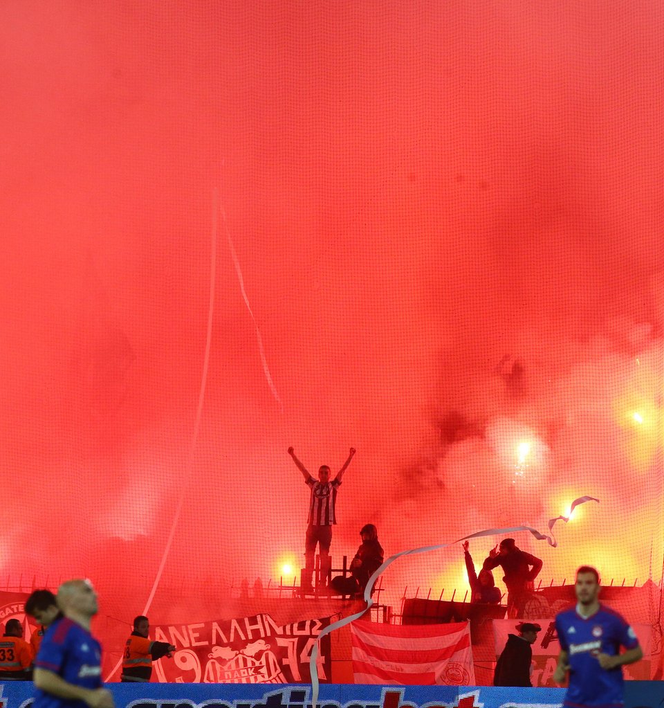 Τοπίο «πολέμου» στην Τούμπα - Τα επεισόδια στο ντέρμπι μέσα από εικόνες | iefimerida.gr 2