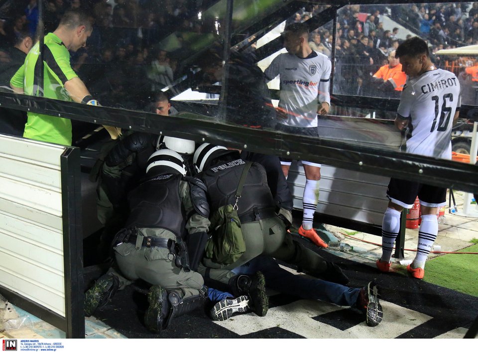 Τοπίο «πολέμου» στην Τούμπα - Τα επεισόδια στο ντέρμπι μέσα από εικόνες | iefimerida.gr 19