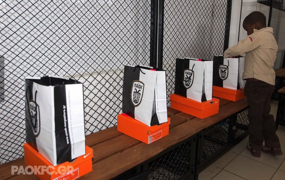 Ο ΠΑΟΚ άνοιξε τις πόρτες του στα μικρά προσφυγόπουλα [εικόνες] | iefimerida.gr 3