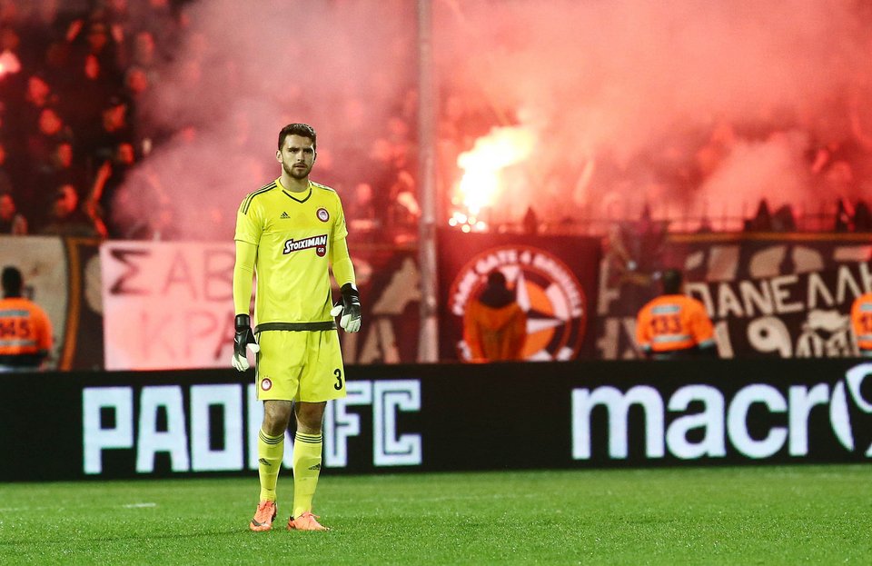 Τοπίο «πολέμου» στην Τούμπα - Τα επεισόδια στο ντέρμπι μέσα από εικόνες | iefimerida.gr 5