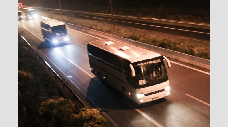 Σε κατάσταση πολιορκίας η Αθήνα από την κάθοδο των πούλμαν του ΠΑΟΚ -Χάος από το κομβόι 25χλμ.στην εθνική [εικόνες&βίντεο] | iefimerida.gr 1