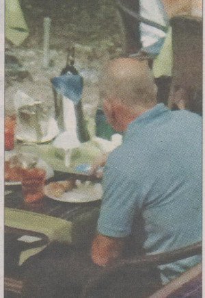 Το μενού του Παπανδρέου στη Σάμο: Αστακοί, μπαρμπούνια και 190 ευρώ για δύο άτομα [εικόνες] | iefimerida.gr 0