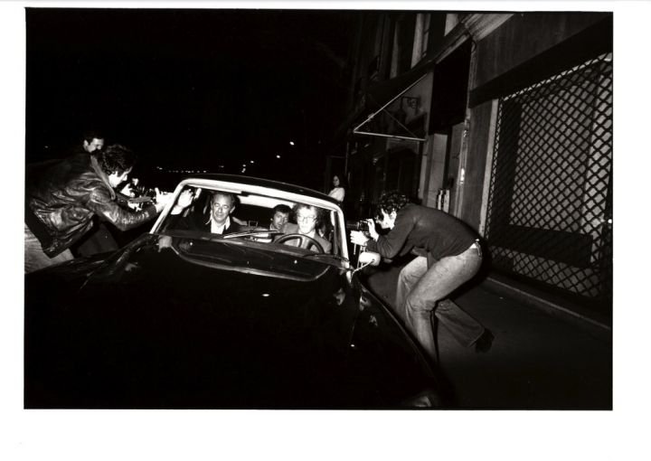 Κλεμμένες εικόνες: Εκθεση με σπάνια στιγμιότυπα παπαράτσι από παγκόσμιους σταρ [εικόνες] | iefimerida.gr 9