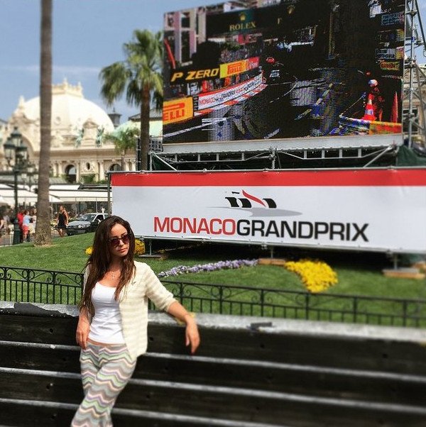 Αναστέναξε το Μονακό με τη σέξι ΟΝΝΕΔίτισσα: Η Ελλη Παπαγγελή έκανε άνω-κάτω το Grand Prix [εικόνες] | iefimerida.gr 0