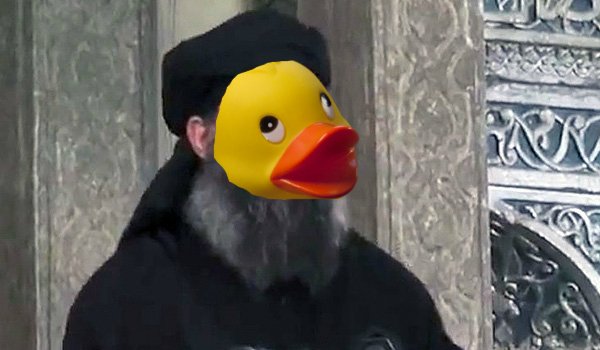 Γιατί οι χρήστες του ίντερνετ βάζουν πλαστικά παπάκια στο πρόσωπο των τζιχαντιστών [εικόνες] | iefimerida.gr 3