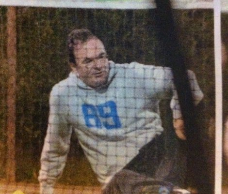 Ο Γιώργος Παπακωνσταντίνου πήγε για τένις, αλλά έπεσε [εικόνες] | iefimerida.gr 1