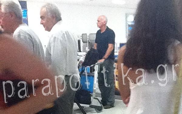 Πολίτης σε Παπανδρέου: «Κάνεις διακοπές με τα δικά μας λεφτά...» [εικόνα] | iefimerida.gr 0