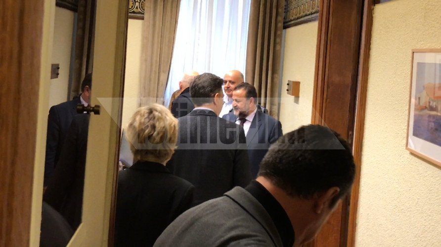 Ο Παπανδρέου επιστρέφει στο ΠΑΣΟΚ -Συναντήθηκε με τη Φώφη Γεννηματά [εικόνες] | iefimerida.gr 6