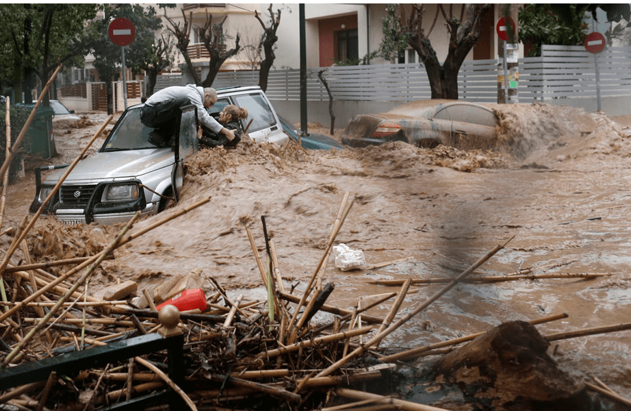 Oι φωτογραφίες από την Ελλάδα που ξεχώρισε το Reuters στις 93 κορυφαίες της χρονιάς | iefimerida.gr 1