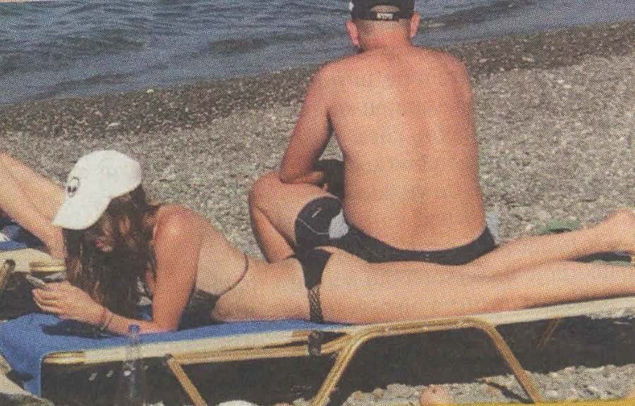 Η σέξι εμφάνιση της κόρης του Παπανδρέου στην παραλία [εικόνα] | iefimerida.gr 0