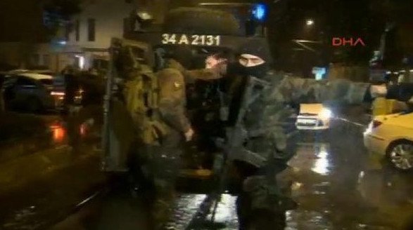 Γυναίκα έκανε επίθεση αυτοκτονίας στην Κωνσταντινούπολη -Ενας νεκρός [εικόνες & βίντεο] | iefimerida.gr 0