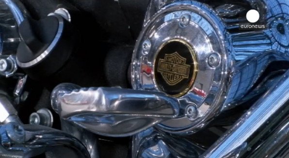 Ο Πάπας «αγκαλιάζει» τους άστεγους -Πούλησε σε δημοπρασία τη Harley του για 210.000 ευρώ [εικόνες] | iefimerida.gr 0