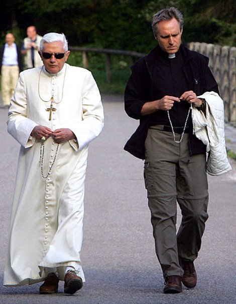 Διάσημος μπλόγκερ: Να γιατί ο Πάπας είναι γκέι [εικόνες] | iefimerida.gr 5