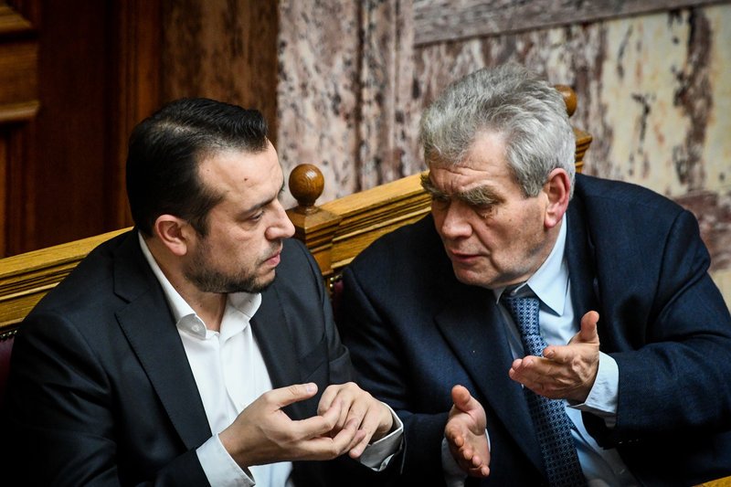 Κουβέντα στα υπουργικά έδρανα για τους Νίκο Παππά και Δημήτρη Παπαγγελόπουλο