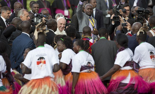 Πάπας Φραγκίσκος: Περισσότερο φοβάμαι τα κουνούπια παρά τους τρομοκράτες στην Αφρική [εικόνες] | iefimerida.gr 2