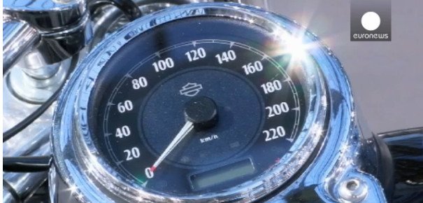 Ο Πάπας «αγκαλιάζει» τους άστεγους -Πούλησε σε δημοπρασία τη Harley του για 210.000 ευρώ [εικόνες] | iefimerida.gr 2