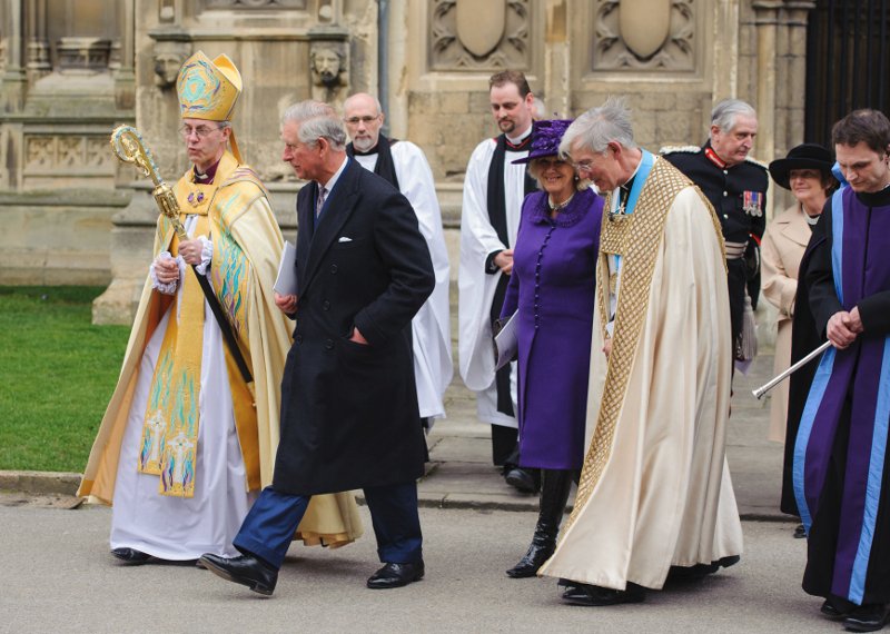 Βρετανική εκκλησία: Τα αγόρια να μπορούν να φορούν τιάρες, φούστες και γόβες στο νηπιαγωγείο [εικόνες] | iefimerida.gr 0