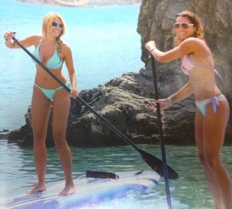 Η Έλενα Παπαβασιλείου κάνει κουπί φορώντας μπικίνι [εικόνες] | iefimerida.gr 1