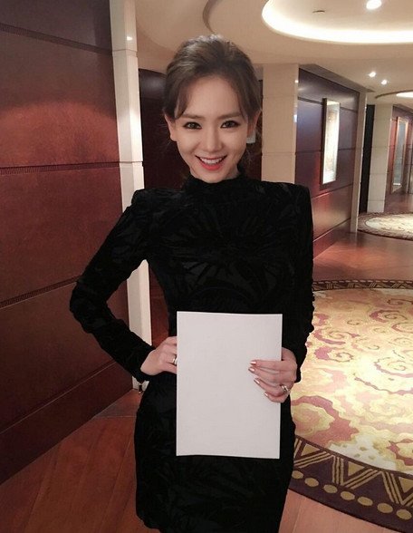 Η νέα εμμονή των γυναικών που ξεπερνά κάθε λογική- Πώς ένα χαρτί Α4 καθορίζει αν είσαι αδύνατη [εικόνες] | iefimerida.gr 3