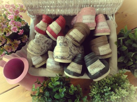 Τα Ελληνικά χειροποίητα παπούτσια Workshop κάνουν θραύση στο εξωτερικό -Τα έβαλαν για πλάκα στο facebook και τρελάθηκαν στις παραγγελίες [εικόνες] | iefimerida.gr 0