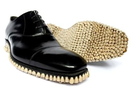 Τι σχέση έχει ένα κλασσικό ζευγάρι παπούτσια με 1050 δόντια; [εικόνες] | iefimerida.gr 0