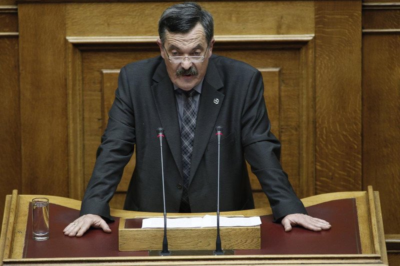 Με κόντρες, ομοφοβικές φωνές και... φιλιά, ψηφίζεται το σύμφωνο συμβίωσης [live] | iefimerida.gr 1