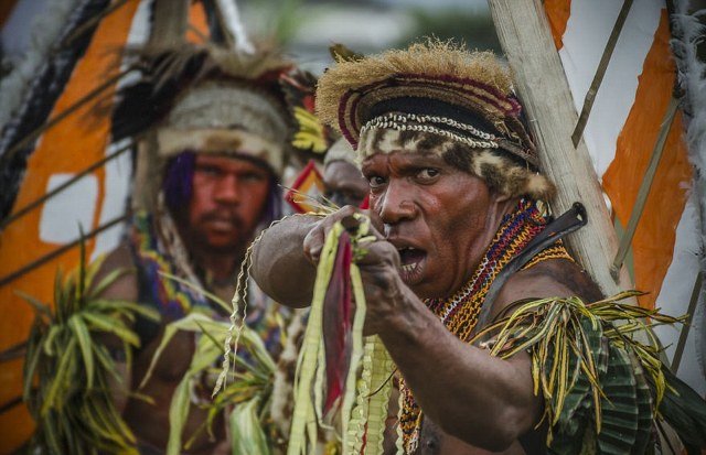 Goroka Show: Η μεγαλύτερη ετήσια συγκέντρωση φυλών στον κόσμο [εικόνες] | iefimerida.gr 0
