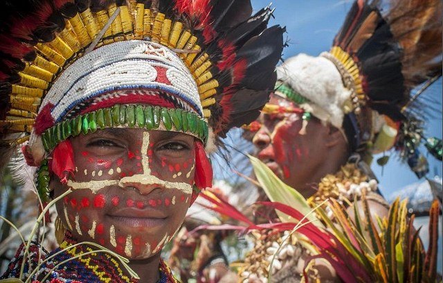 Goroka Show: Η μεγαλύτερη ετήσια συγκέντρωση φυλών στον κόσμο [εικόνες] | iefimerida.gr 7