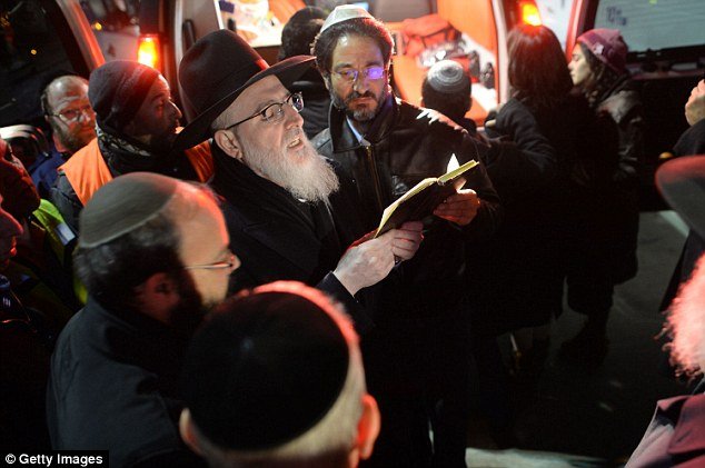  Θλίψη και οργή σε Παρίσι και Ισραήλ στις κηδείες των θυμάτων του μακελειού στη Γαλλία [εικόνες] | iefimerida.gr 2