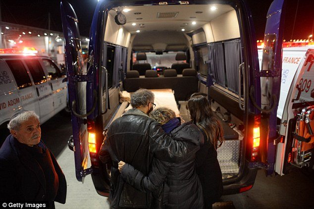  Θλίψη και οργή σε Παρίσι και Ισραήλ στις κηδείες των θυμάτων του μακελειού στη Γαλλία [εικόνες] | iefimerida.gr 3