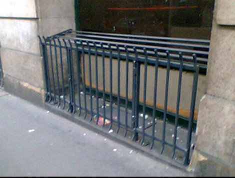 Τι σημαίνει να είσαι άστεγος στο Παρίσι – Η σκοτεινή πλευρά της πόλης του φωτός [εικόνες] | iefimerida.gr 1