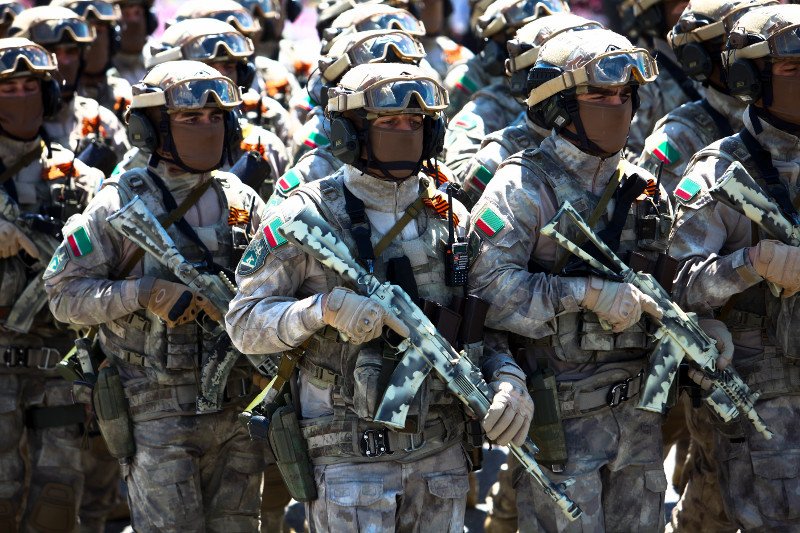 Οι καλλονές στρατιωτίνες του Πούτιν -Εντυπωσίασαν στην παρέλαση [εικόνες] | iefimerida.gr 15