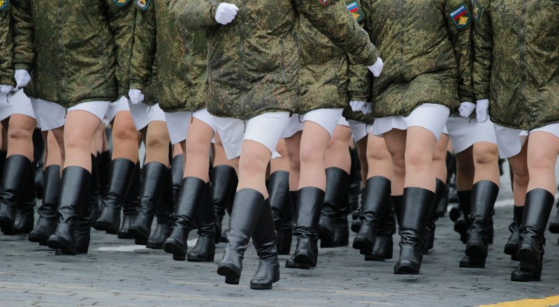 Οι καλλονές στρατιωτίνες του Πούτιν -Εντυπωσίασαν στην παρέλαση [εικόνες] | iefimerida.gr 7