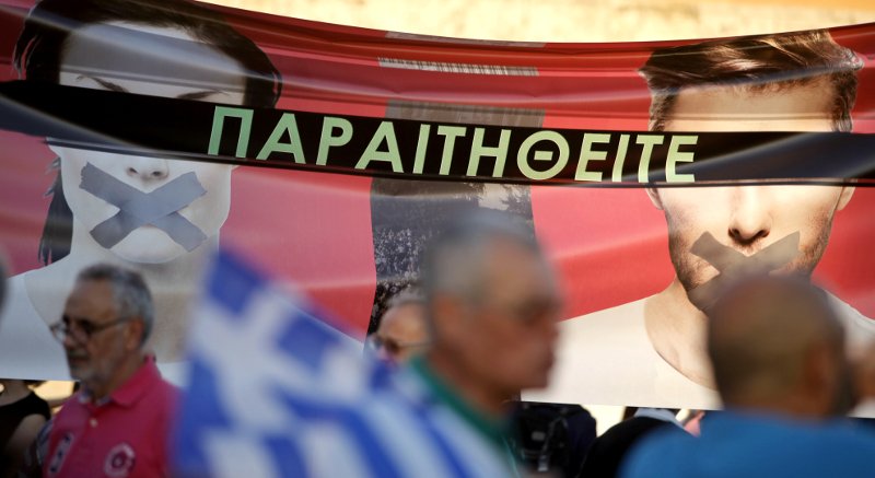 Στο Σύνταγμα οι «Παραιτηθείτε» διαδήλωσαν κατά της κυβέρνησης: «Φύγετε, μας εξαπατήσατε» [εικόνες] | iefimerida.gr 10