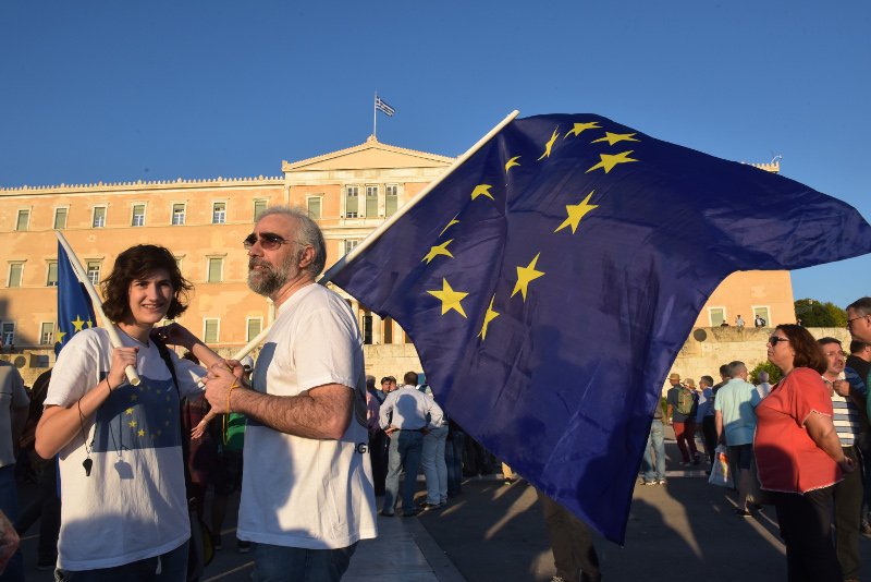 Στο Σύνταγμα οι «Παραιτηθείτε» διαδήλωσαν κατά της κυβέρνησης: «Φύγετε, μας εξαπατήσατε» [εικόνες] | iefimerida.gr 8