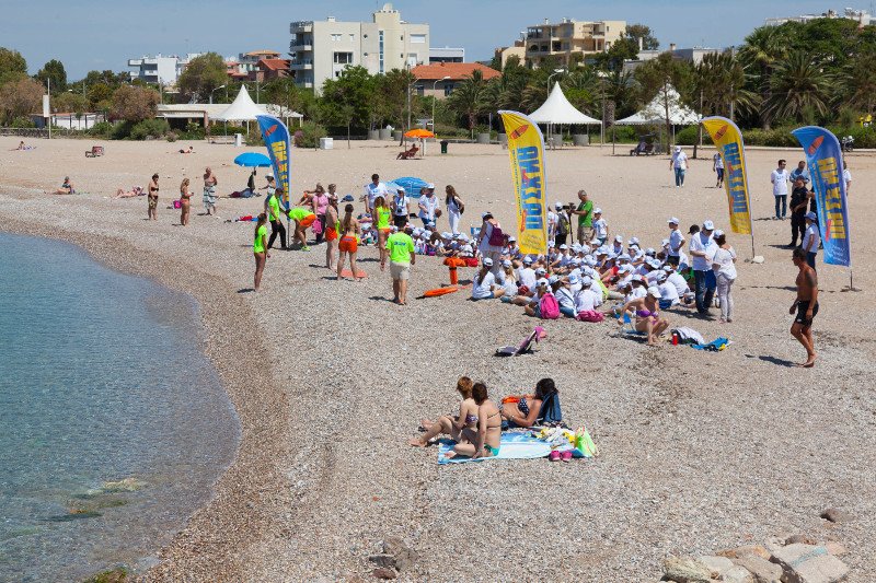 Για μια βουτιά στα πεντακάθαρα νερά της Γλυφάδας -Η παραλία της πόλης βραβεύτηκε με Γαλάζια Σημαία [εικόνες] | iefimerida.gr 1