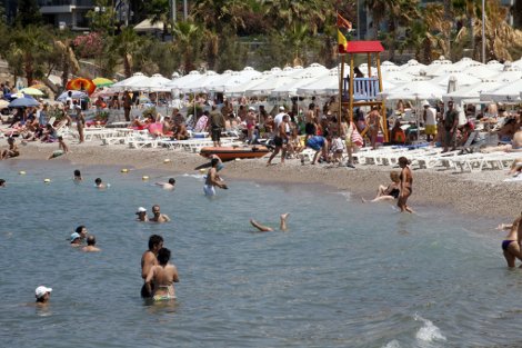 Αυτοδυναμία στην παραλία έδωσαν οι πολίτες | iefimerida.gr 0