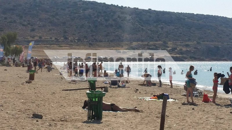 Από το πρωί «βουλιάζουν» οι παραλίες της Αττικής -Για βουτιές στη θάλασσα όσοι δεν βρίσκονται σε άδεια [εικόνες]   | iefimerida.gr 3