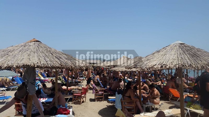 Αδειασε η Αθήνα, γέμισαν οι παραλίες -Για μια «ανάσα» από τον καύσωνα [εικόνες] | iefimerida.gr 1