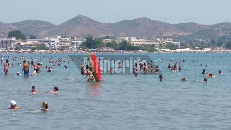 Αδειασε η Αθήνα, γέμισαν οι παραλίες -Για μια «ανάσα» από τον καύσωνα [εικόνες] | iefimerida.gr 2